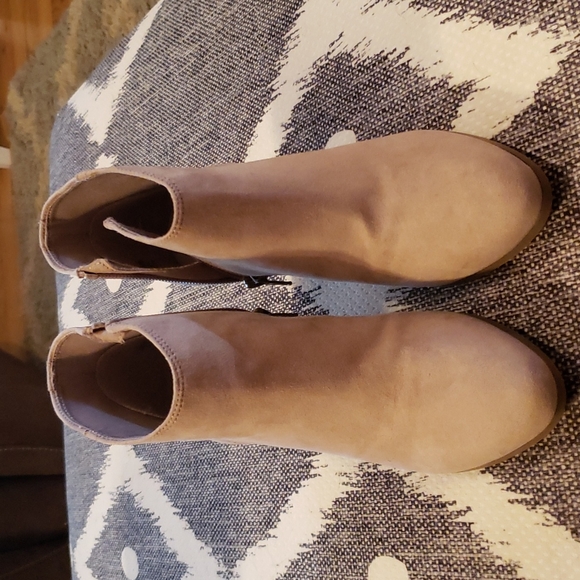 Old Navy Shoes - Old Navy boots